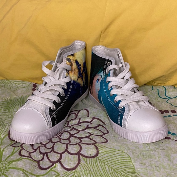 BRAND NEW Kingdom Heart high top shoes - Picture 2 of 2